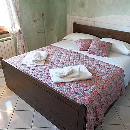 Beb Le Frattocchie Bed & Breakfast