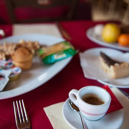 Beb Le Frattocchie Bed & Breakfast 3*