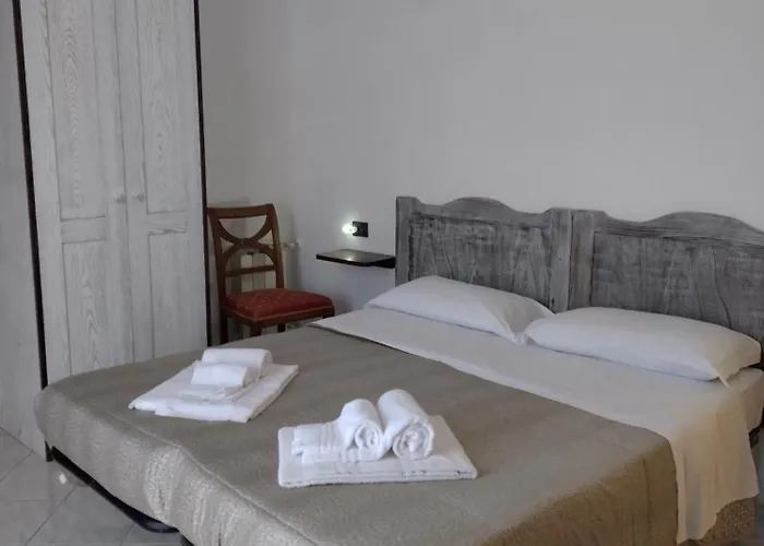 Beb Le Frattocchie Oda ve Kahvaltı Castel Di Sangro